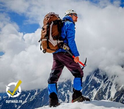 sommet peak saribung népal.