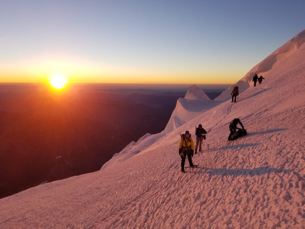 Comment devenir guide de haute montagne (+ conseils) ? OutWild Expéditions & Exploration