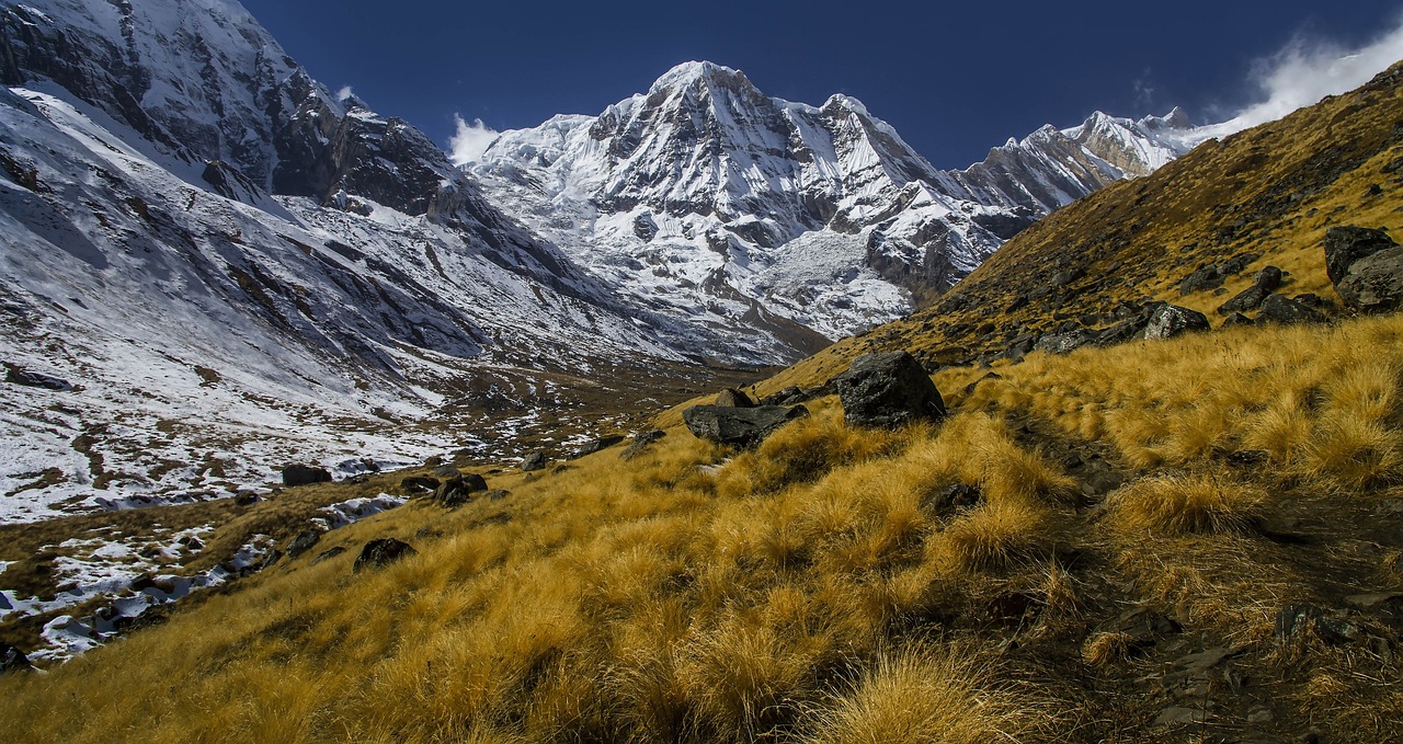 gurung nepal himalaya