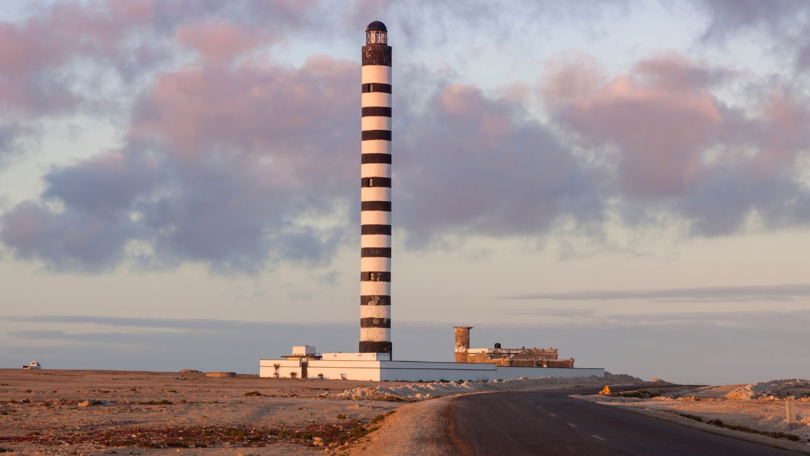 phare dakhla maroc sahara