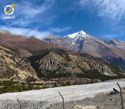 Ascension Pisang Peak (6091M) au Népal