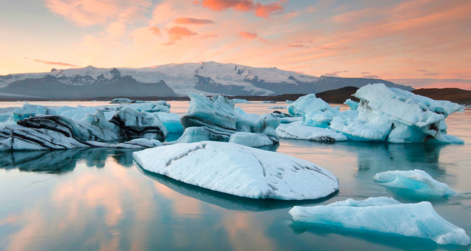 Tout savoir sur les icebergs : Pourquoi sont-ils bleus ?