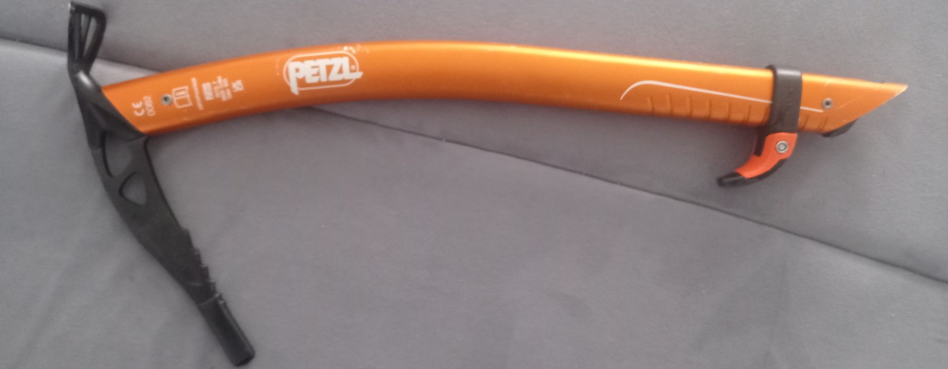 Test piolet Gully de Petzl