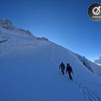 Ascension Tserko Peak (5760M.) - Langtang, Népal