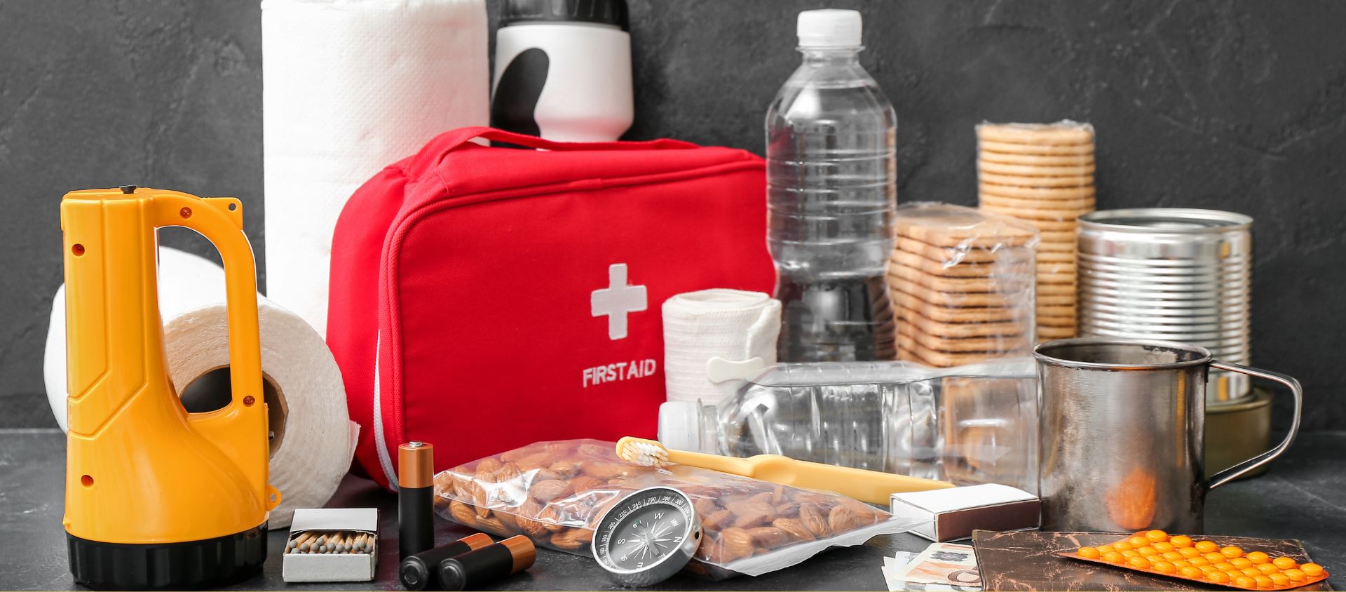 trousse de secours randonnee