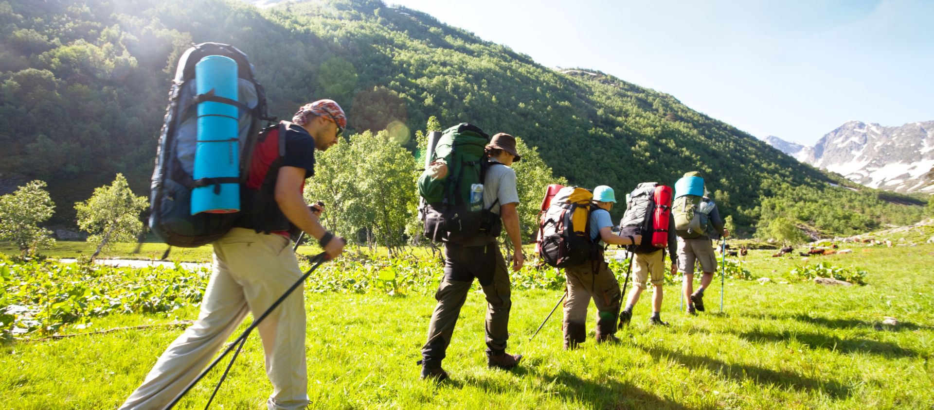 Voyager léger : check-list minimaliste pour un trek de 10 jours