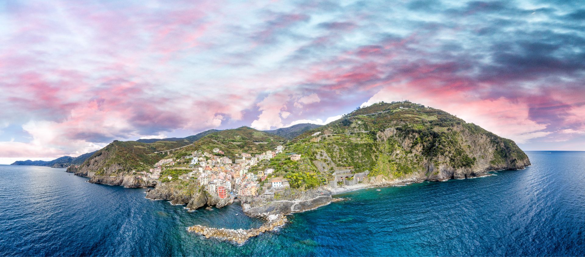Cinque Terre trekking