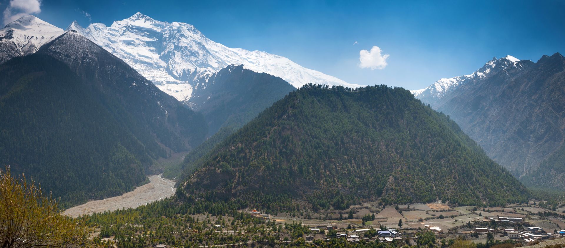 Pisang Peak au Népal village