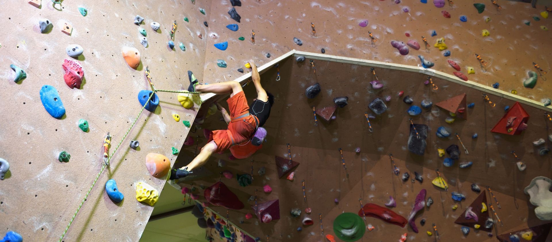 Comment progresser en escalade en salle durant l'hiver