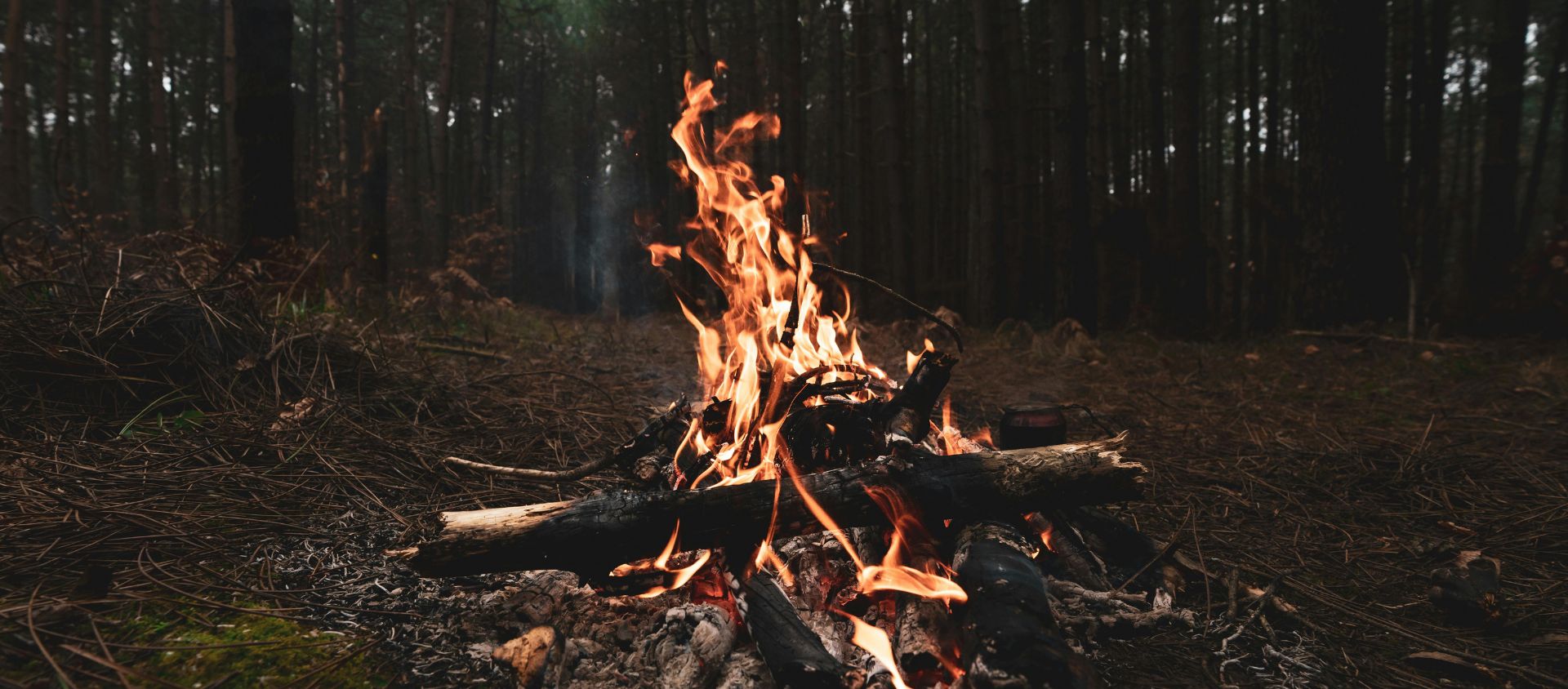 montagne bivouac feu