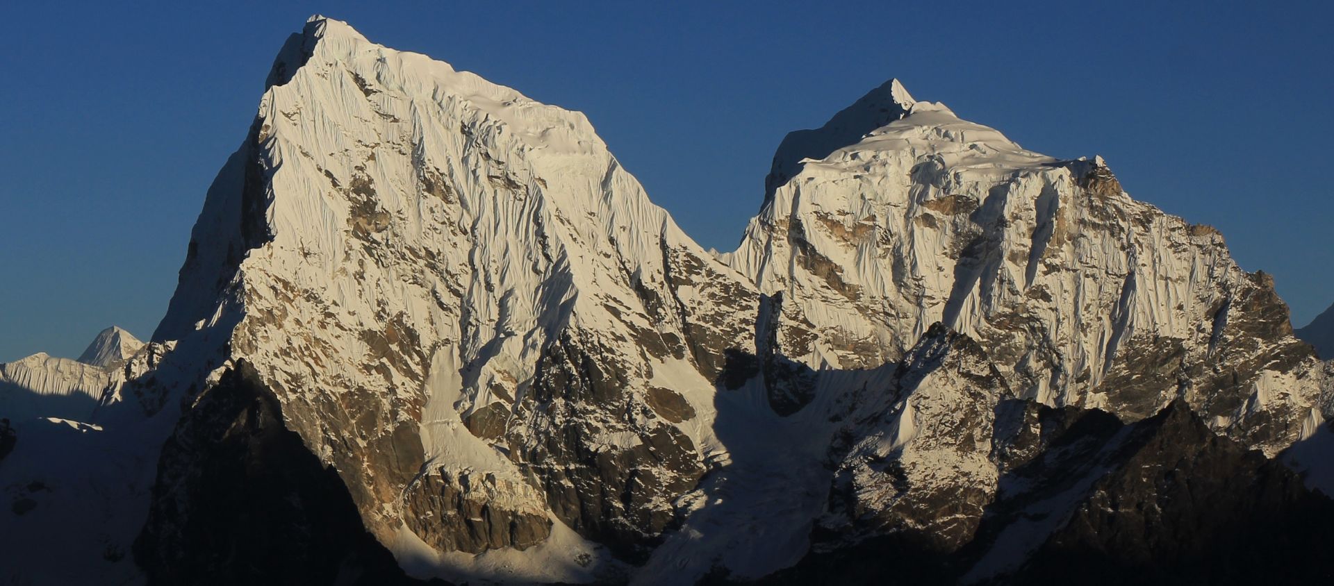 sommet Cholatse nepal himalaya