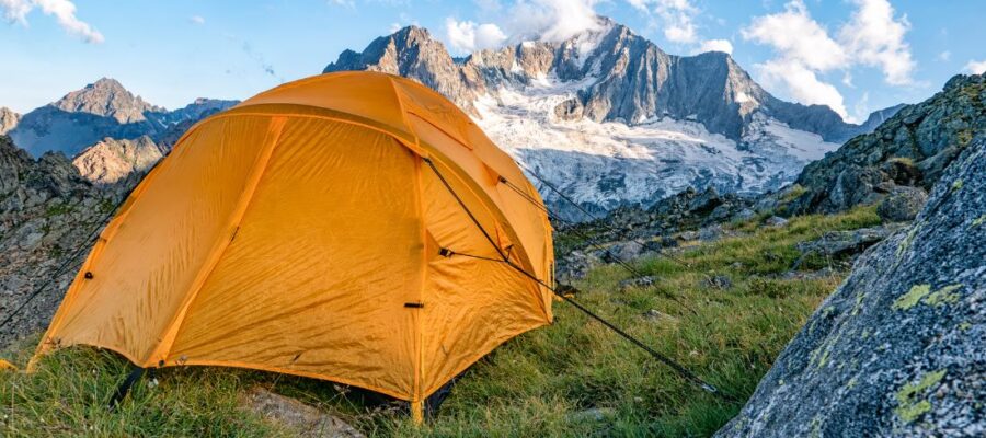 Les erreurs à éviter lors d’un bivouac dans les Alpes en France