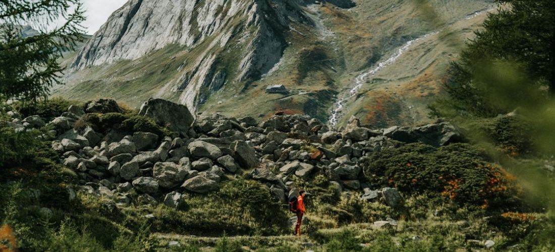 Trekking en haute montagne: Défis & Astuces