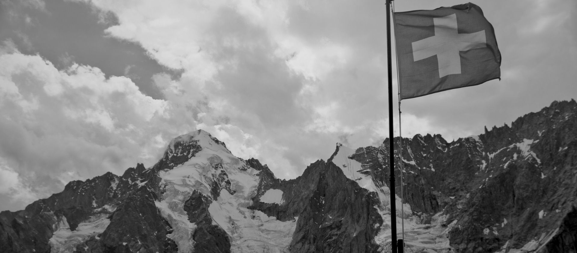 suisse montagne drapeau alpes