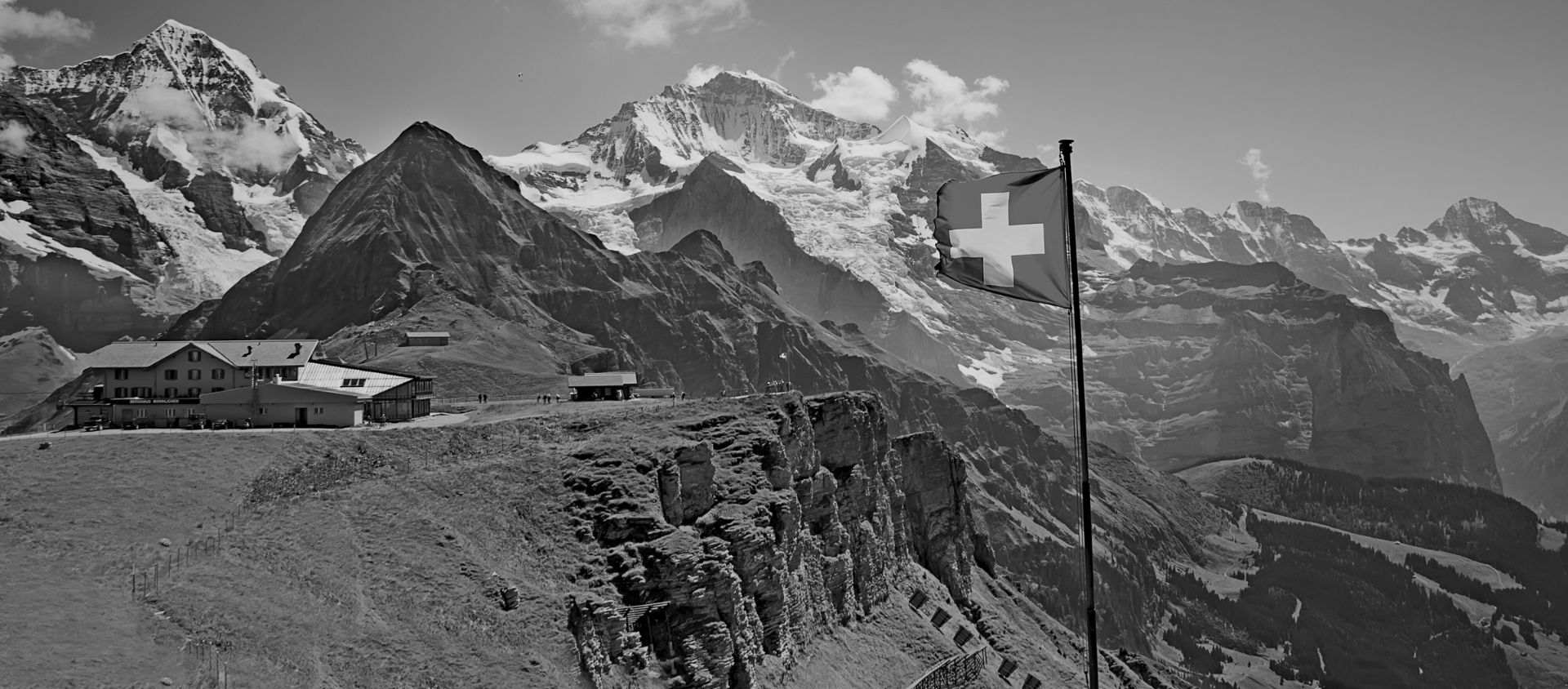 suisse montagne drapeau