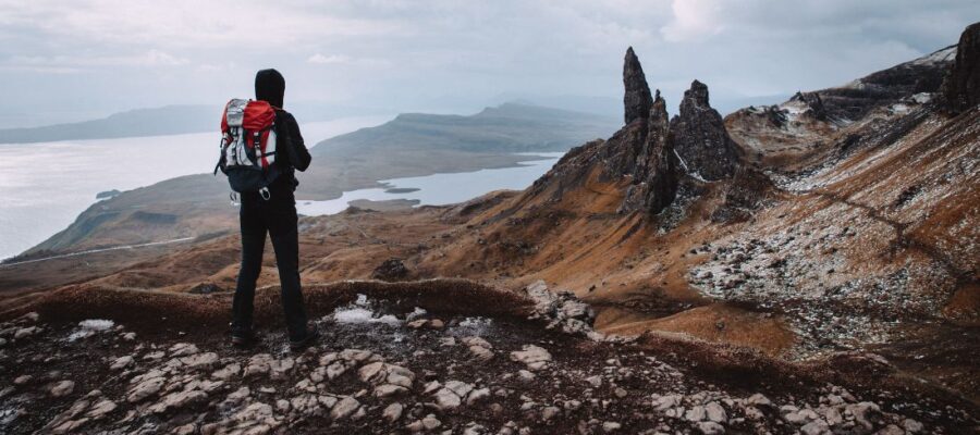 Guide pour réussir son aventure solo en montagne