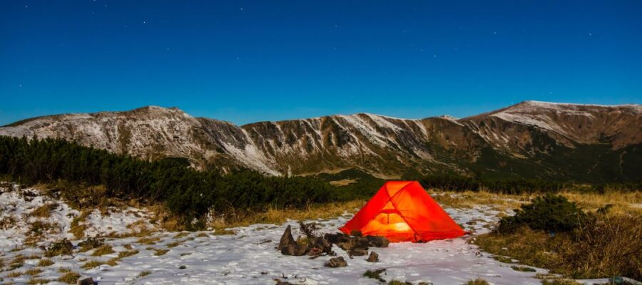 Bivouac en zone protégée : ce que dit la loi