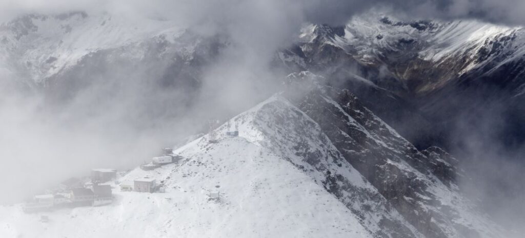 Conseils sécurité montagne 2026 : météo, matériel, réflexes