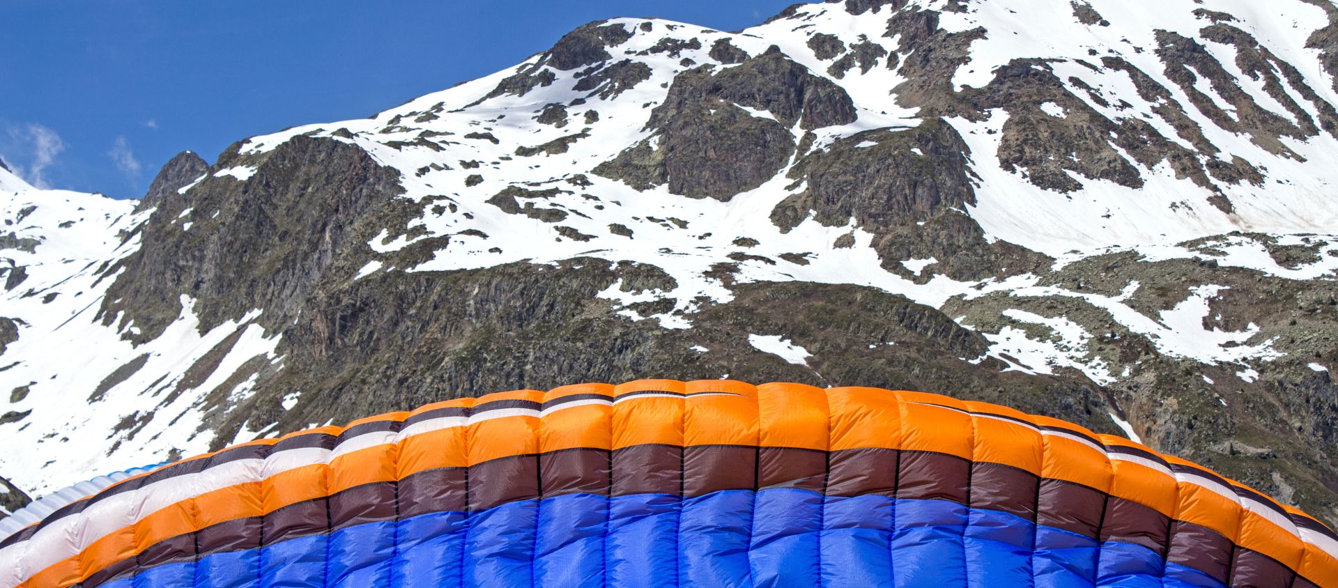 La voltige en parapente : un spectacle d'adrénaline