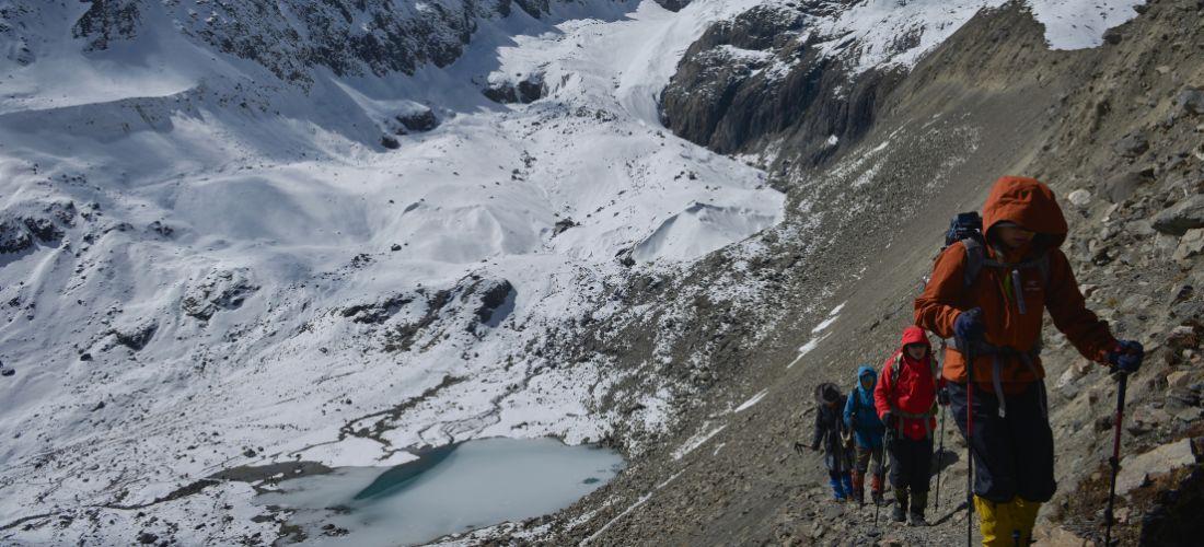 Quelle activité outdoor au Népal : alpinisme ou trekking ?