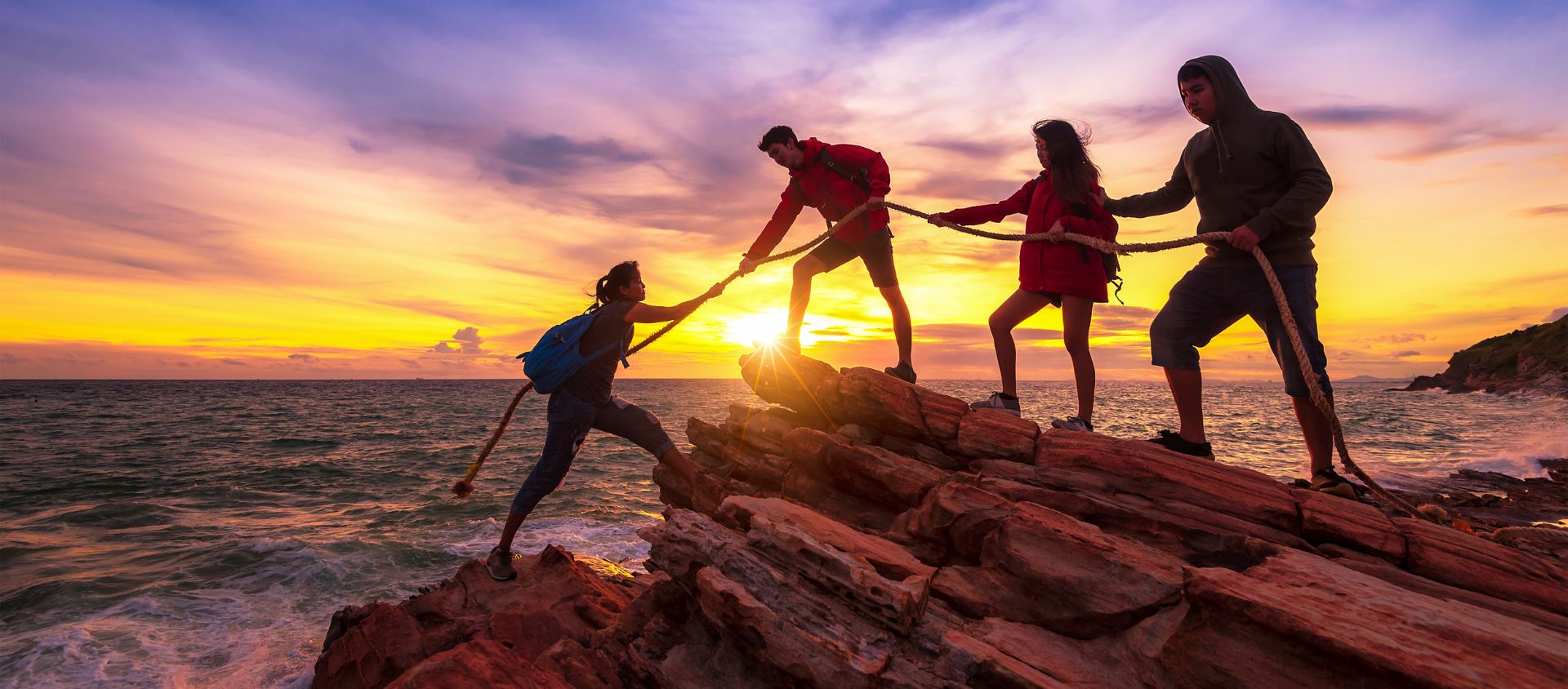 jeunes outdoor climbing