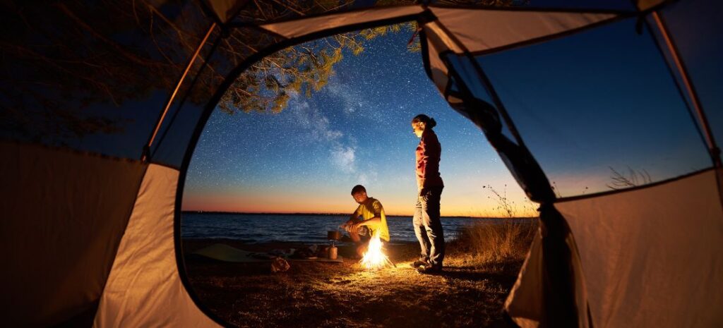 Comment camper sans laisser de trace : guide du campeur responsable