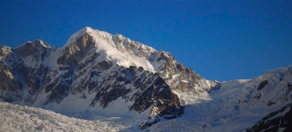 Gyalzen Peak : le sommet secret des montagnes himalayennes