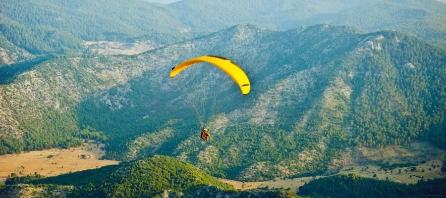 Pourquoi le parapente fascine autant les amateurs d’outdoor