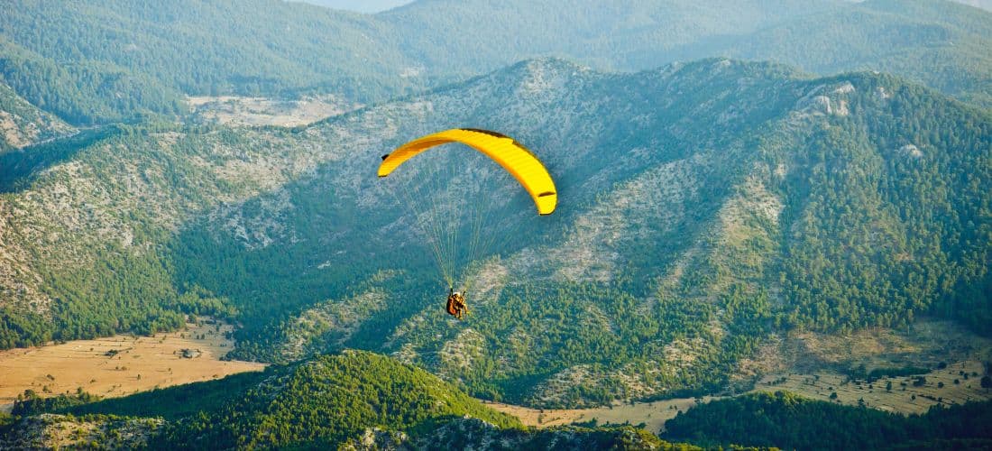 Pourquoi le parapente fascine autant les amateurs d’outdoor