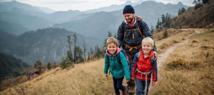 Trekking familial au Népal : activités adaptées aux enfants