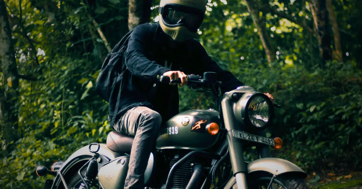 Louer une moto Royal Enfield au Népal 