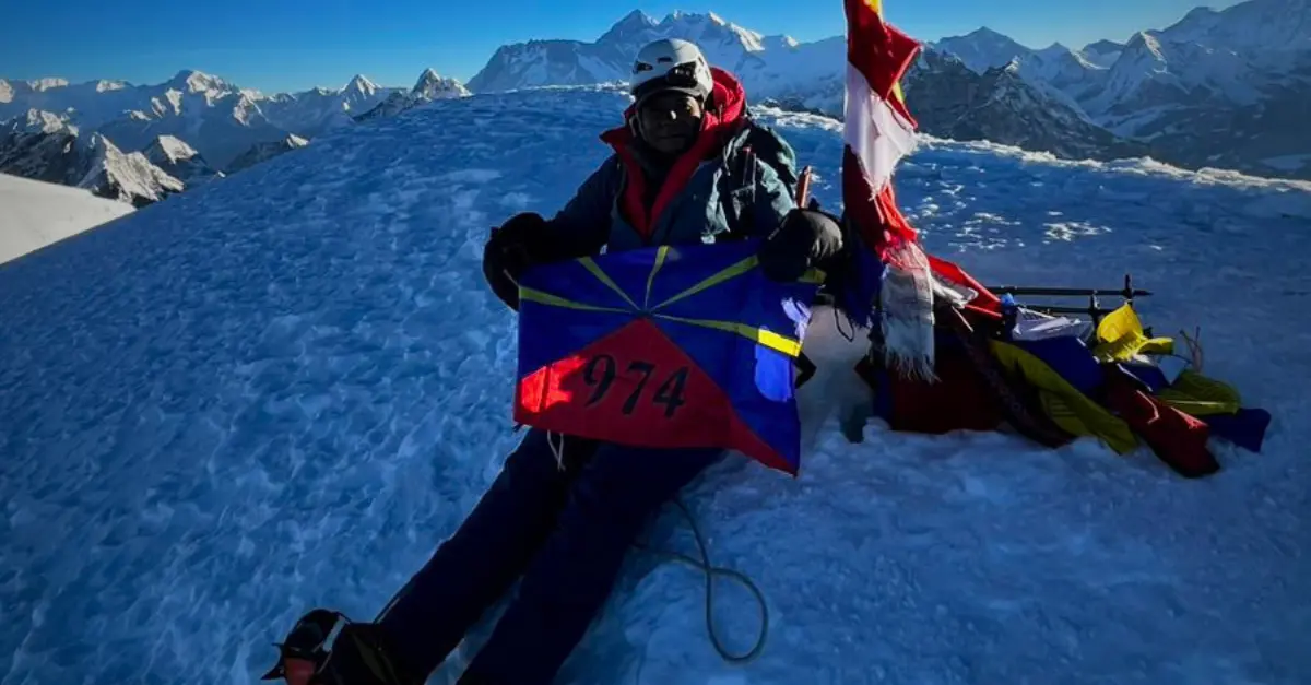 Nelsia Dejar, une Réunionnaise, au sommet du Mera Peak au Népal