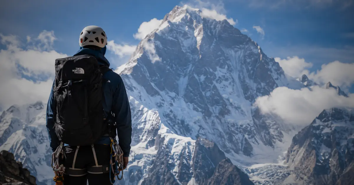 Formations en montagne : devenir guide certifié en 2026