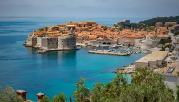 Bivouac en Croatie : la vérité sur la loi et 5 alternatives légales