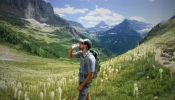 Combien d’eau boire en randonnée pour rester bien hydraté ?